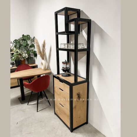 Kast-industrieel-met-eikenhout-Jeanet-zijkant
