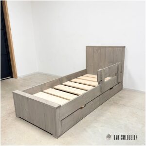 Houten bed Milan