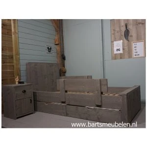 steigerhouten bed milan 1