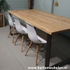 Eiken eettafel (40) met stalen strip U-onderstel.1