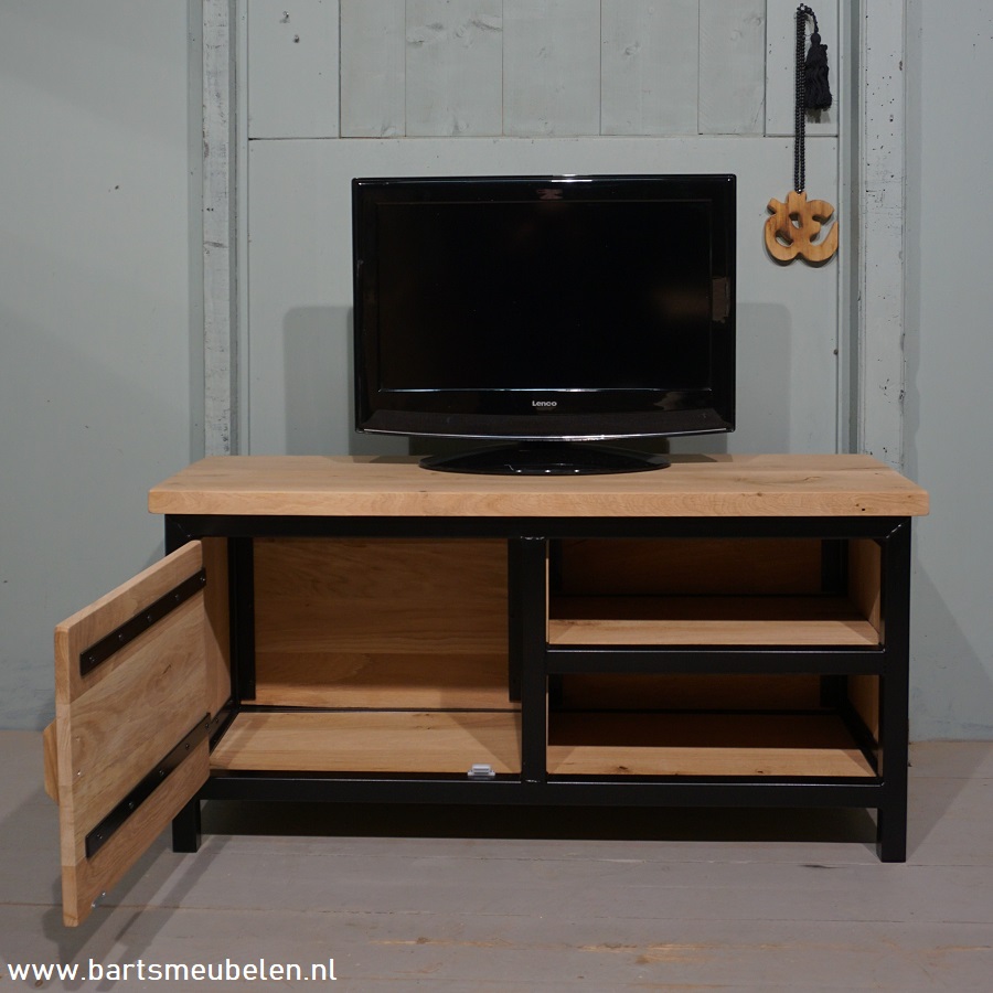 tv-meubel-eikenhout-en-staal-4.2