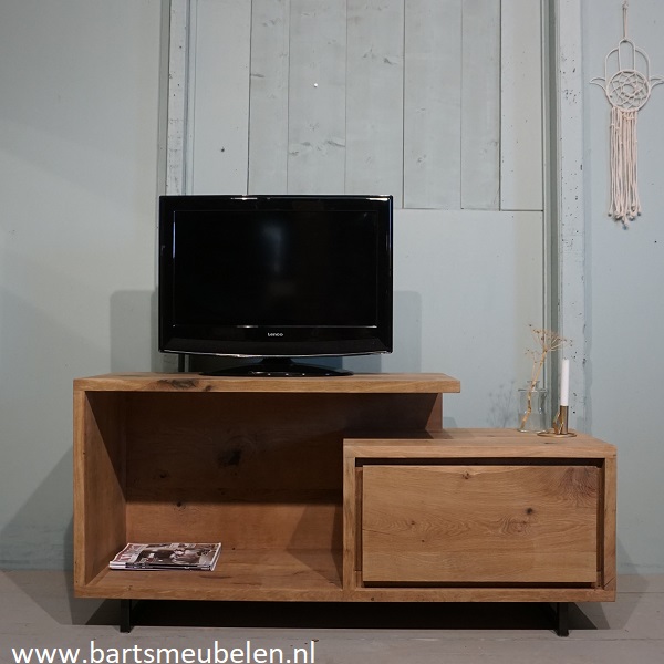 tv-meubel-vintage-eikenhout-stefan