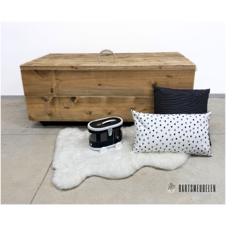 Steigerhouten speelgoedkist met veel opbergruimte