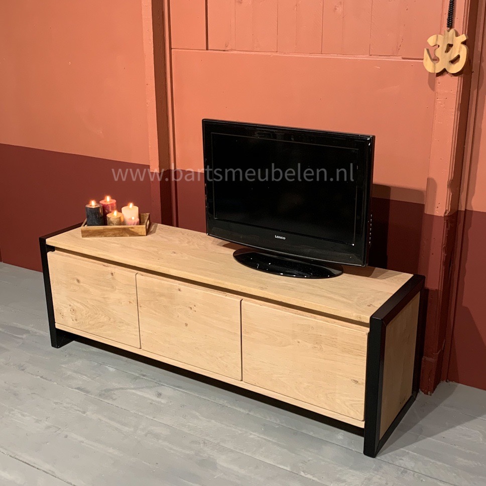 tv-meubel-eikenhout-en-staal-benjamin.3