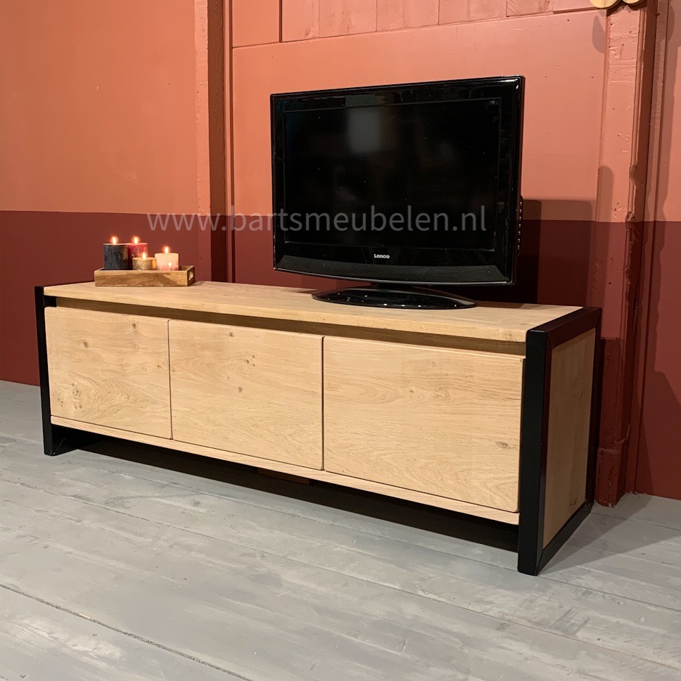 tv-meubel-eikenhout-en-staal-benjamin.5