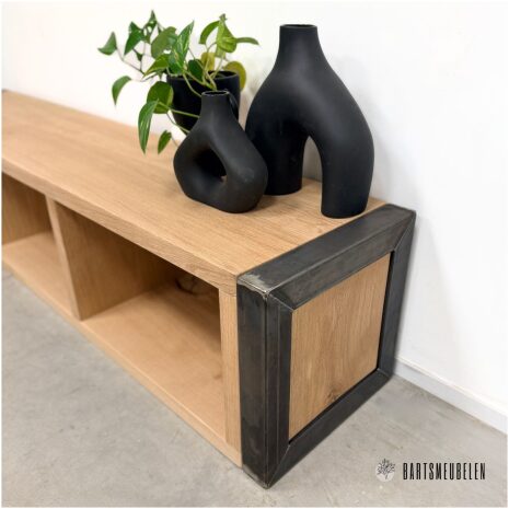 tv meubel met veel open opbergruimte eiken staal Berend