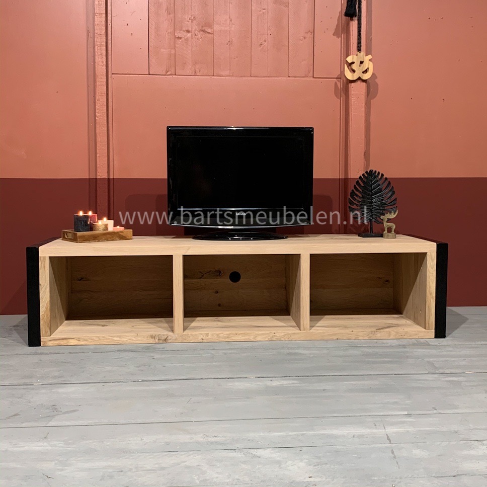 tv-meubel-rustiek-eikenhout-en-staal-berend.4