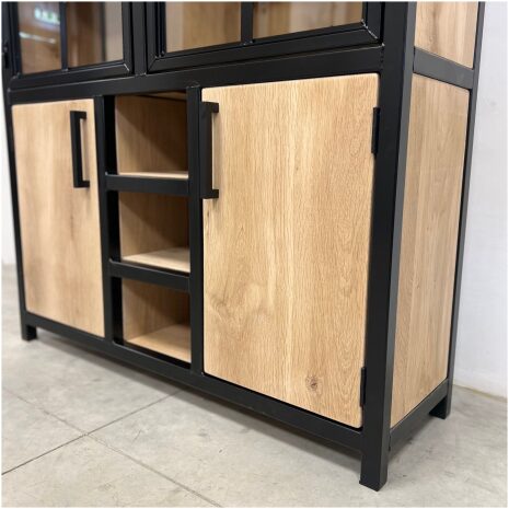 Vitrinekast industrieel Maya details