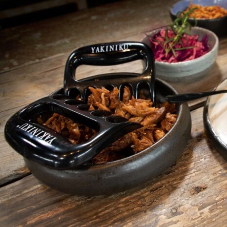 meat claws 2.0 voorzien van Yakiniku logo
