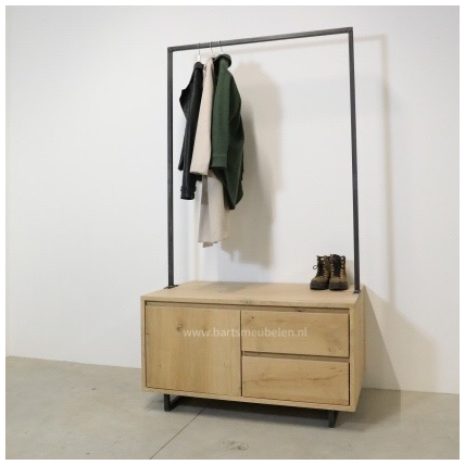 1BC54721 E00A 4B48 B34B 2E8B23587654 garderobekast hal bibi