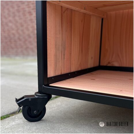 Stalen bbq tafel douglas op wielen