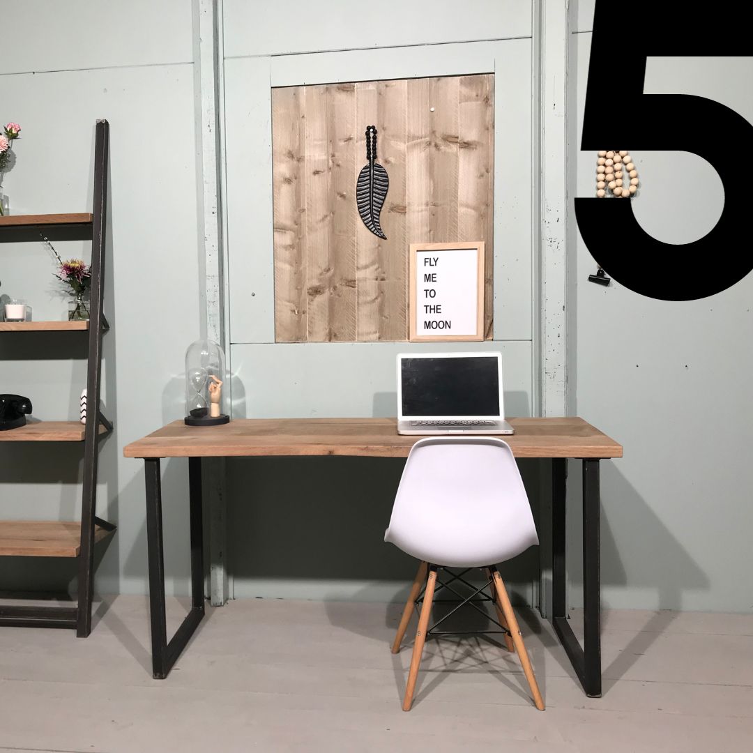 onze top 5 voor een stevig houten bureau; op nummer 5; industrieel bureau amber in vintage kleur