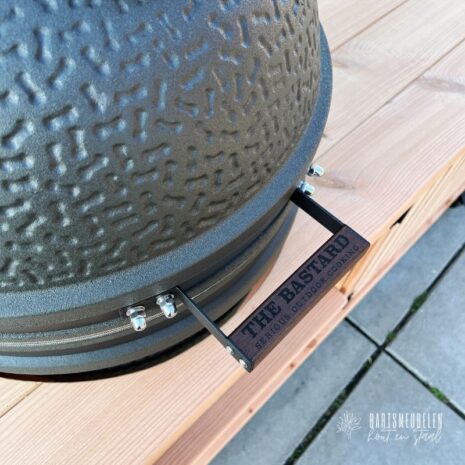 detailfoto Buitenkeuken latjes + Bastard Urban Large