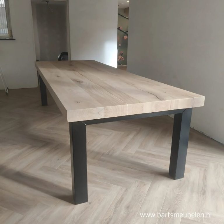 Eikenhouten eettafel 40+40 met n-tafelpoot