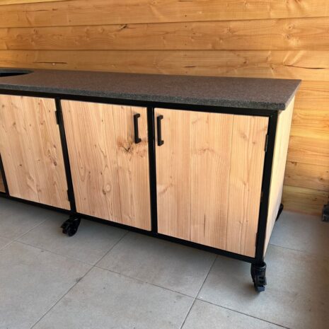 Douglas buitenkeuken Impala graniet Natuursteen