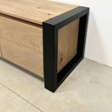 stalen poten Tv meubel eikenhout en staal Bas