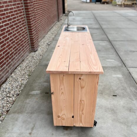Douglas werktafel tuin met spoelbak en kraan
