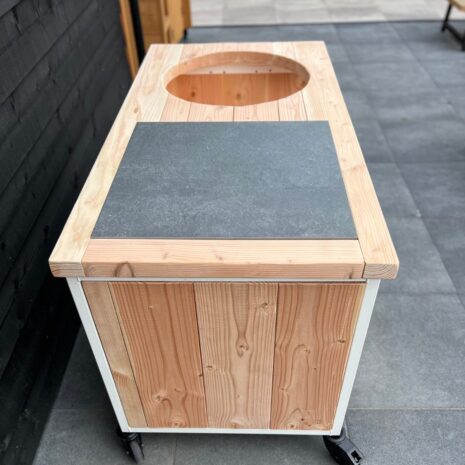 Buitenkeuken Sprundel Douglas met keramische tegel maatwerk voorraad model