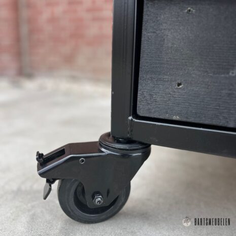 Buitenkeuken op wielen Douglas Zweeds rabat zwart