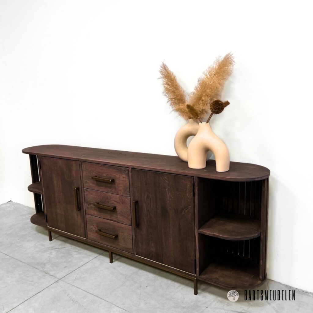 Maatwerk dressoir van eikenhout en koper staal