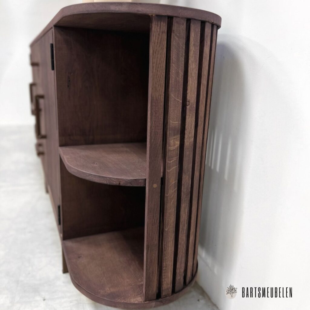 Maatwerk dressoir van eikenhout latjes en koper staal