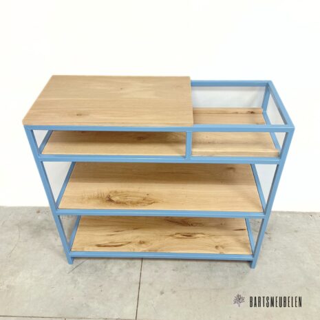 Moderne LP kastje eikenhout en pastel blauw