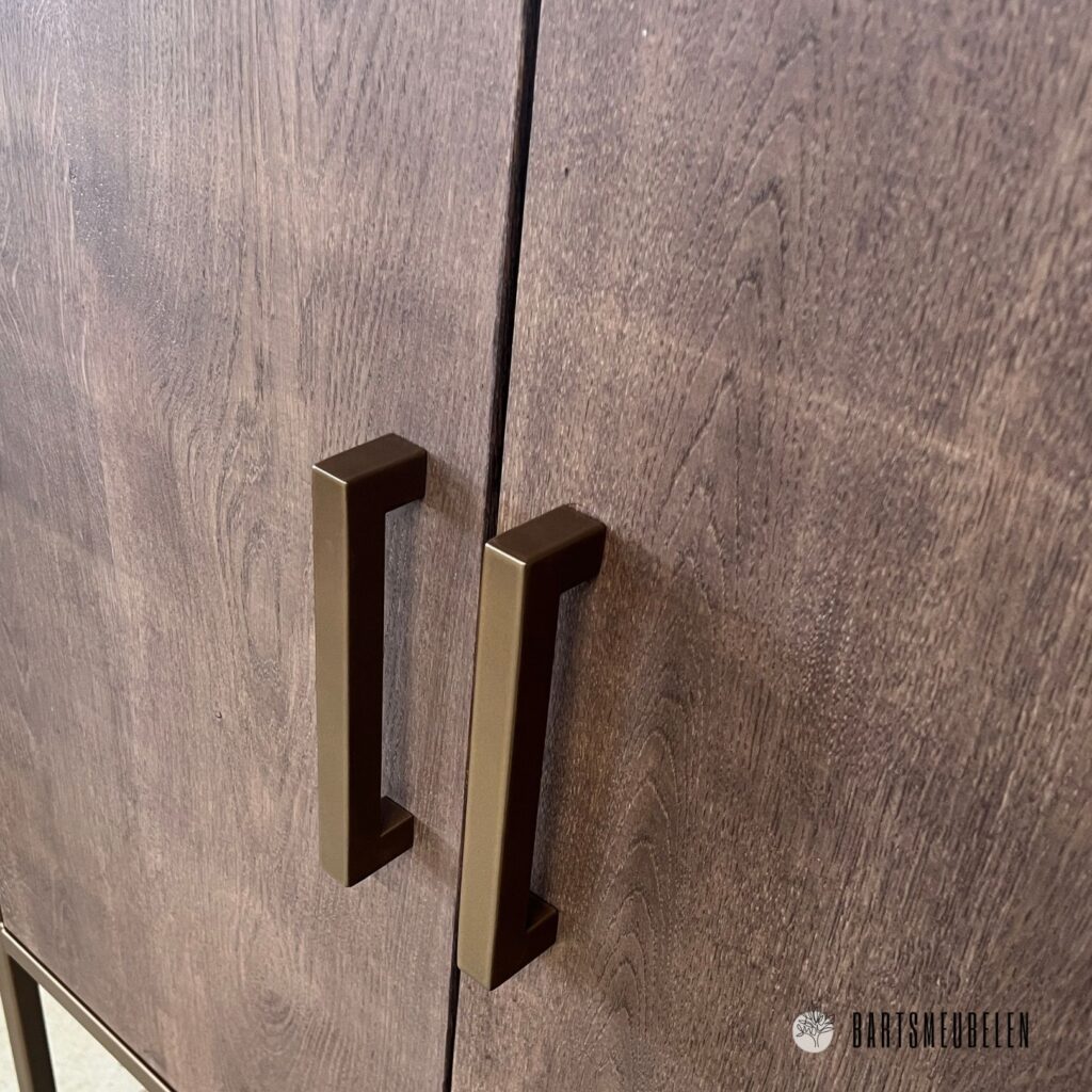 handgrepen vakkenkast op maat eikenhout en koper staal