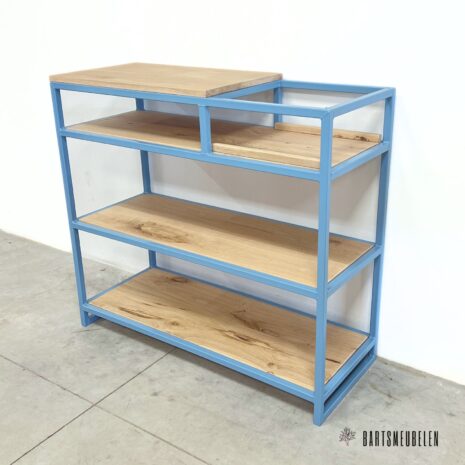 pastel blauwe vinyl kast