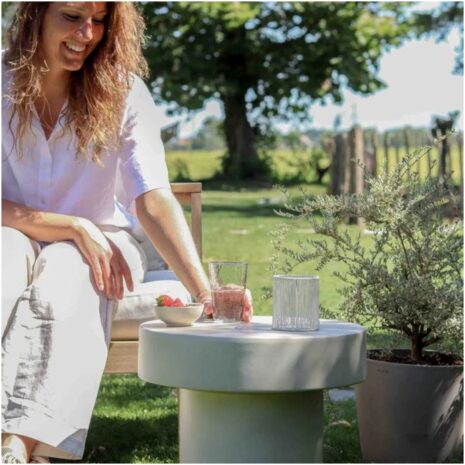 Leef bijzet tafel voor binnen en buiten Leef bijzet tafel voor binnen en buiten