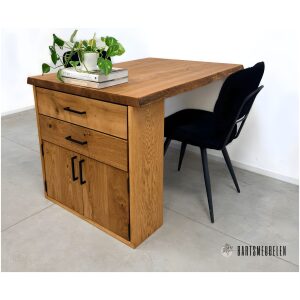Eiken boomstam eettafel met ladekast Oslo