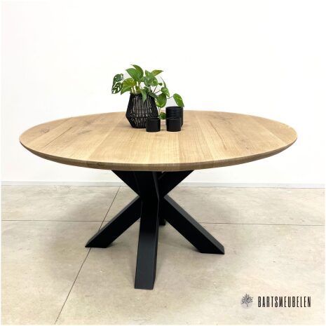 Eiken eettafel rond met verjongde rand Yura