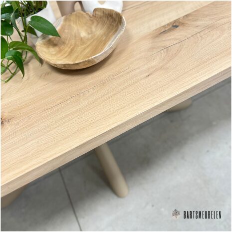 Eiken tafel rond recht met beige matrix poot Jade