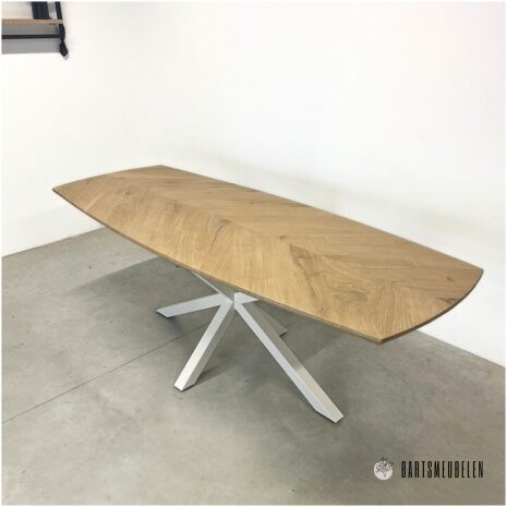 eettafel deens ovaal met hongaarse punt Beau