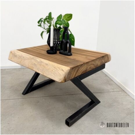 Suar boomstam salontafel met metalen Z- poot (N)