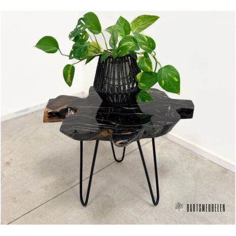 Teak Epoxy tafeltje met stalen hairpin poten (G)