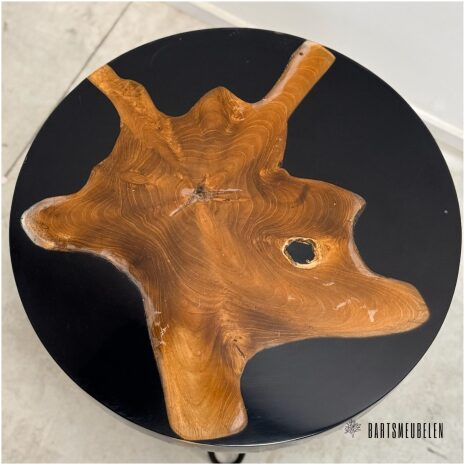 prachtig epoxy blad teak met metalen onderstel (P)