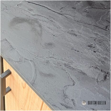 Douglas buitenkeuken met HPL zwart blad en stalen frame