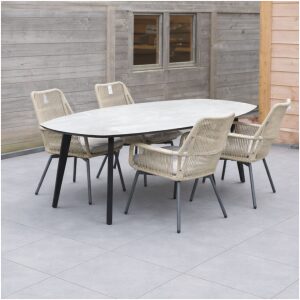 Ovale HPL tuintafel beige met 4 beige tuinstoelen